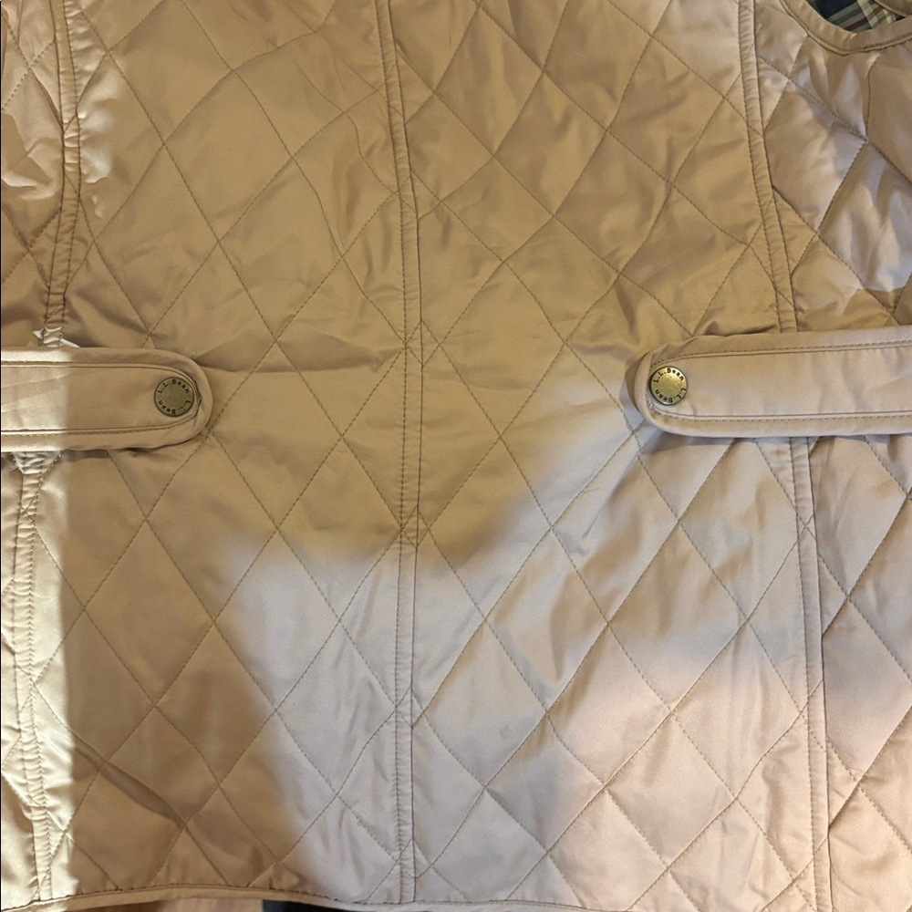 L.L. Bean Quilted Riding Vest - Picture 8 of 8